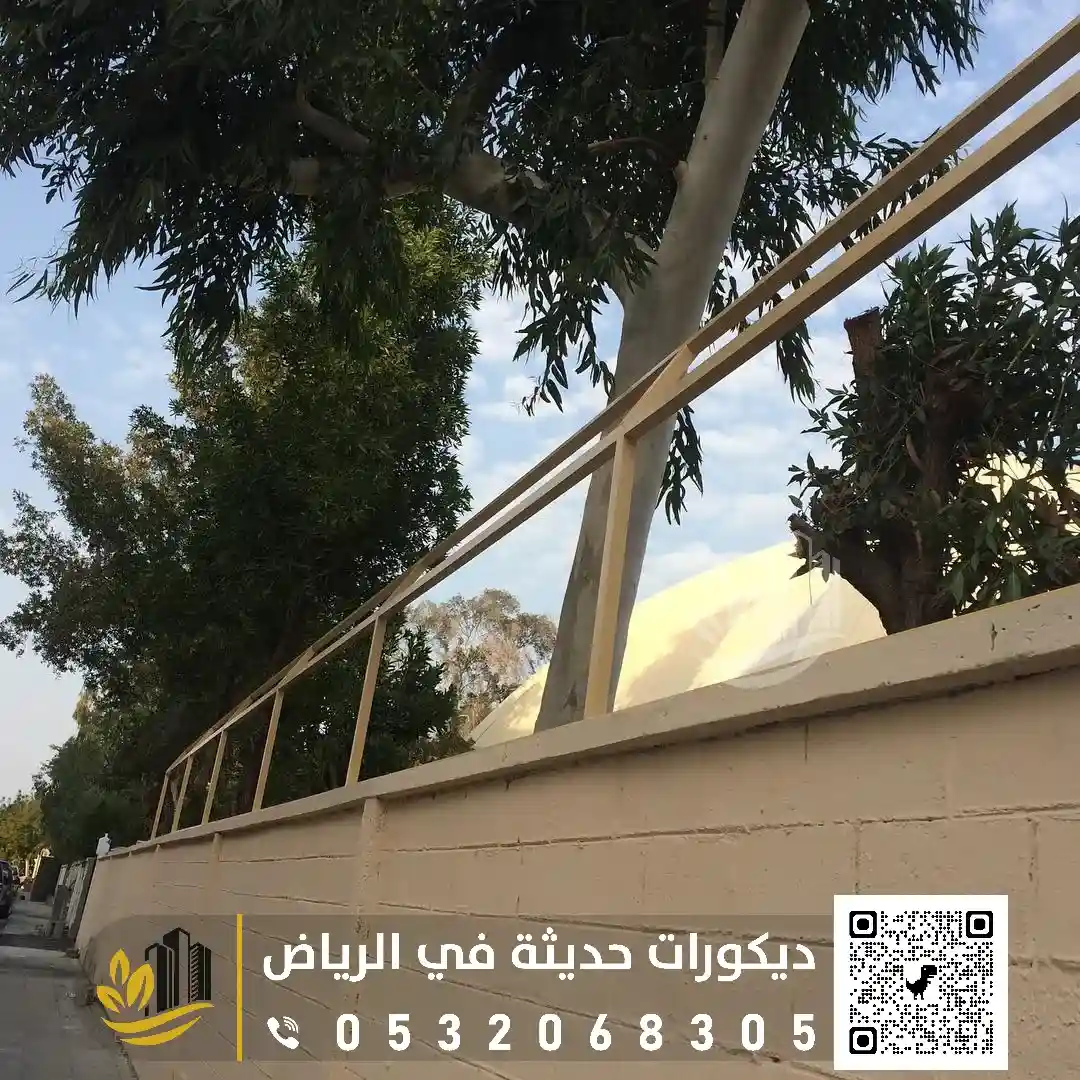 التجهيز لتركيب سواتر حديد مشغول بالرياض